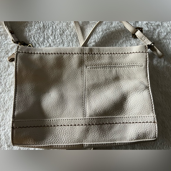 Woman’s cream crossbody bag made by the Sak - Picture 4 of 9